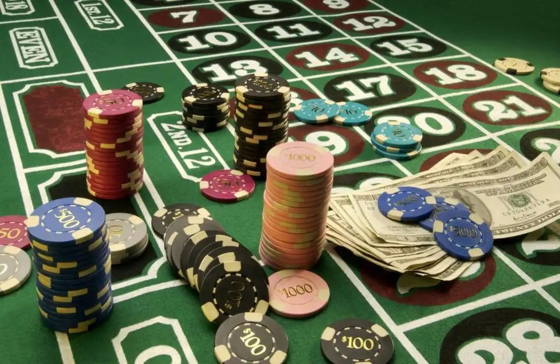 apk 19 platform overview showing sports betting and casino games for Filipino players